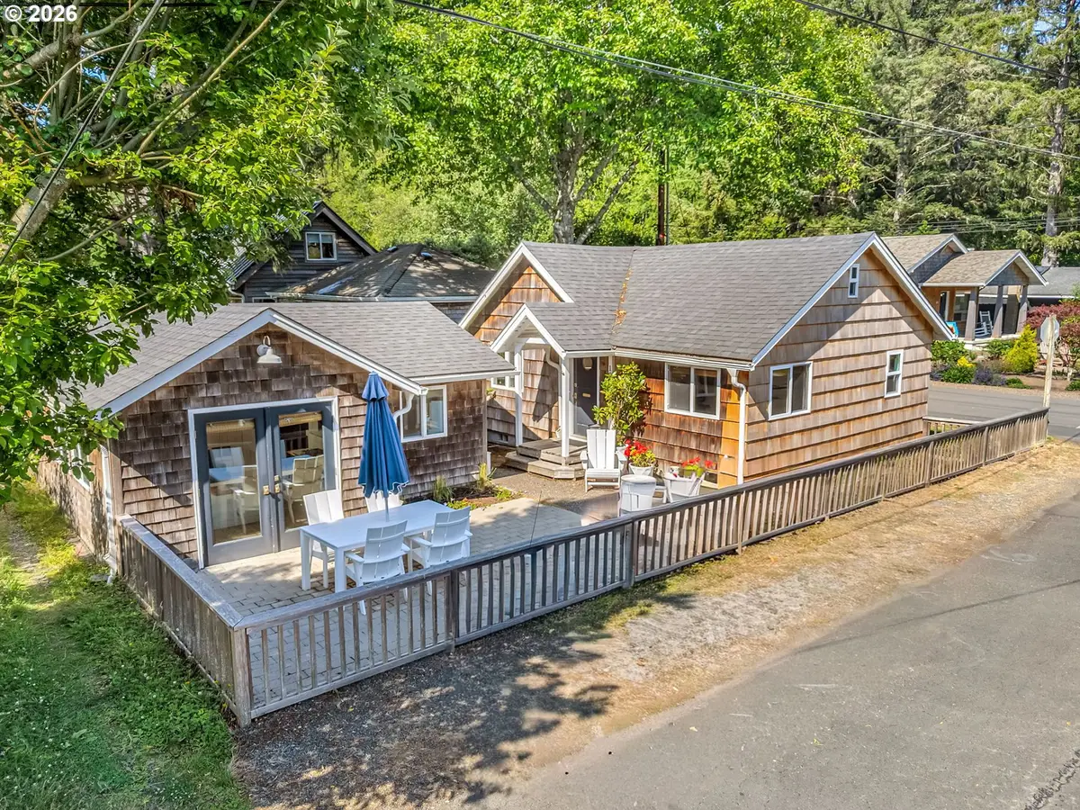 198 E Monroe St, Cannon Beach, OR 97110 - #1
