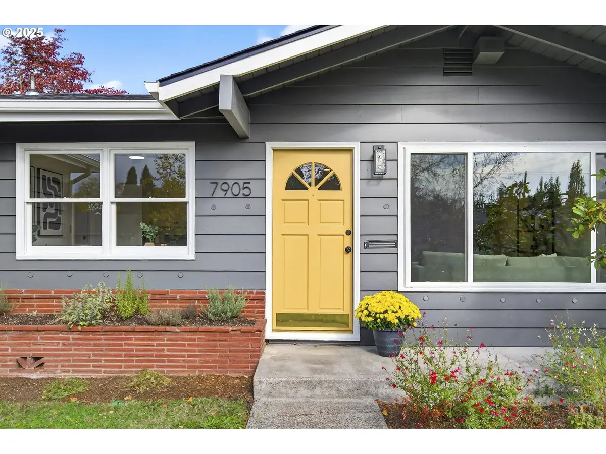 7905 SE Lincoln St, Portland, OR 97215 - Image #1