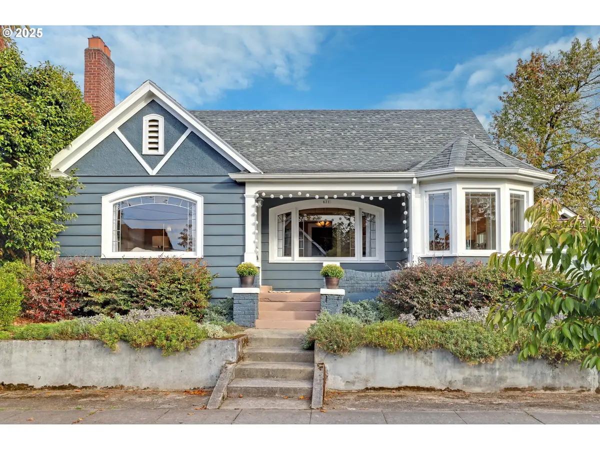 621 NE Ainsworth St, Portland, OR 97211 - Image #1