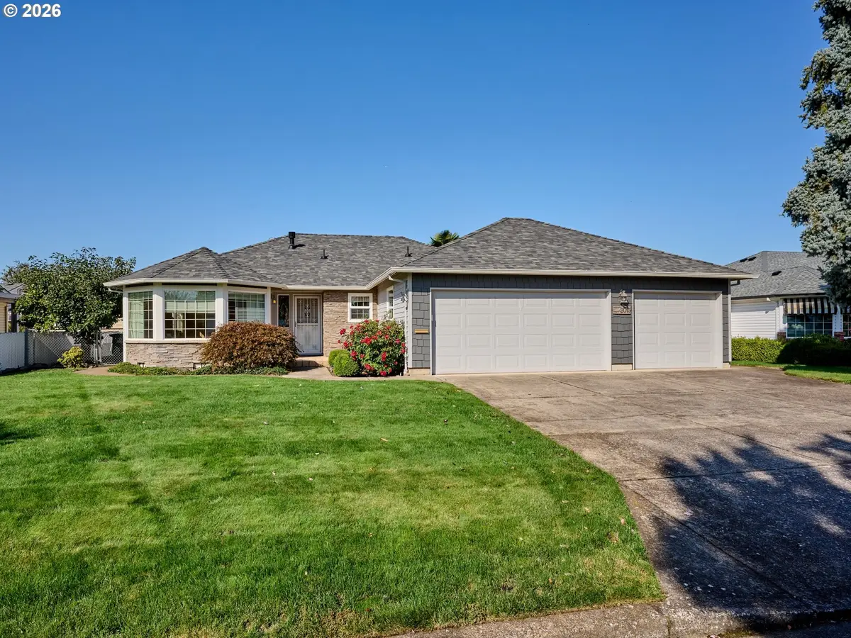 2015 Camellia Way, Woodburn, OR 97071 - #1