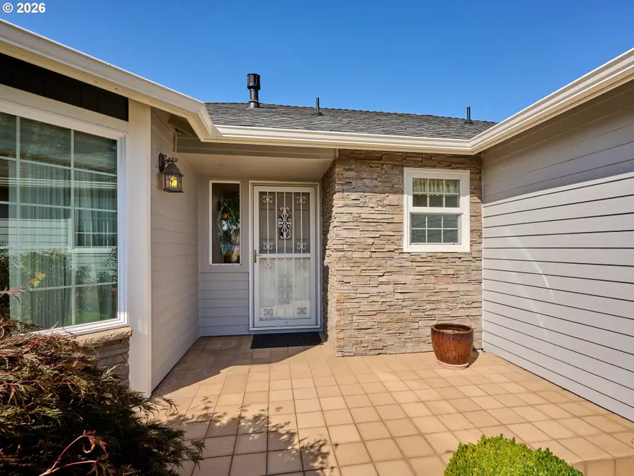 2015 Camellia Way, Woodburn, OR 97071 - #3