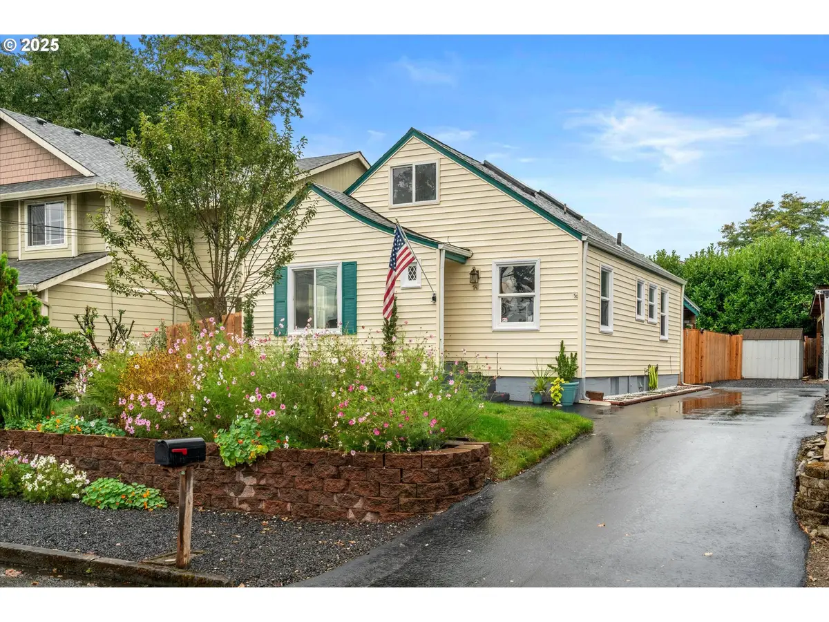 741 SE Tampa St, Camas, WA 98607 - Image #1