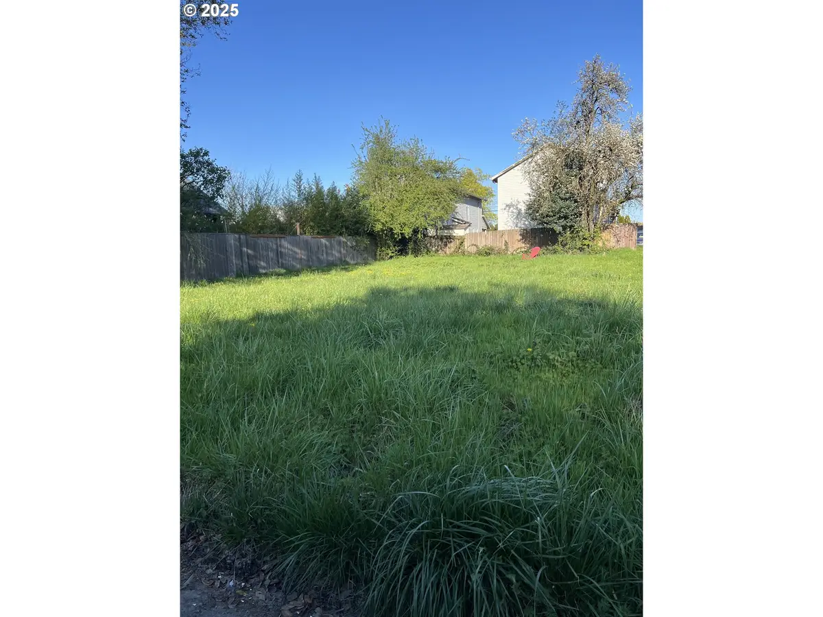 804 NE 93rd Ave, Portland, OR 97220 - Image #1