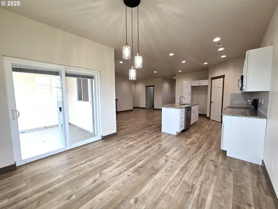 320 Riverwood Ct, Umatilla, OR 97882 - Image #3