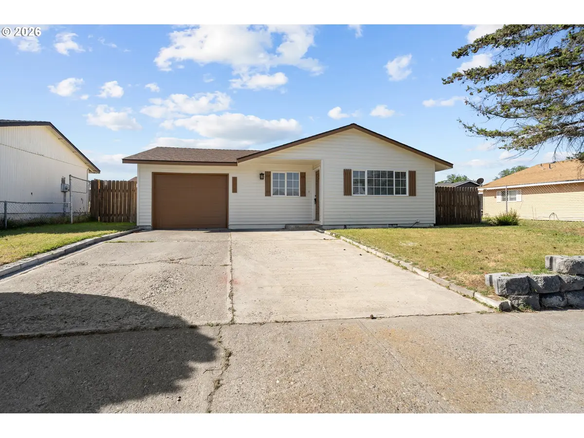 562 E Reeder Dr, Hermiston, OR 97838 - #1