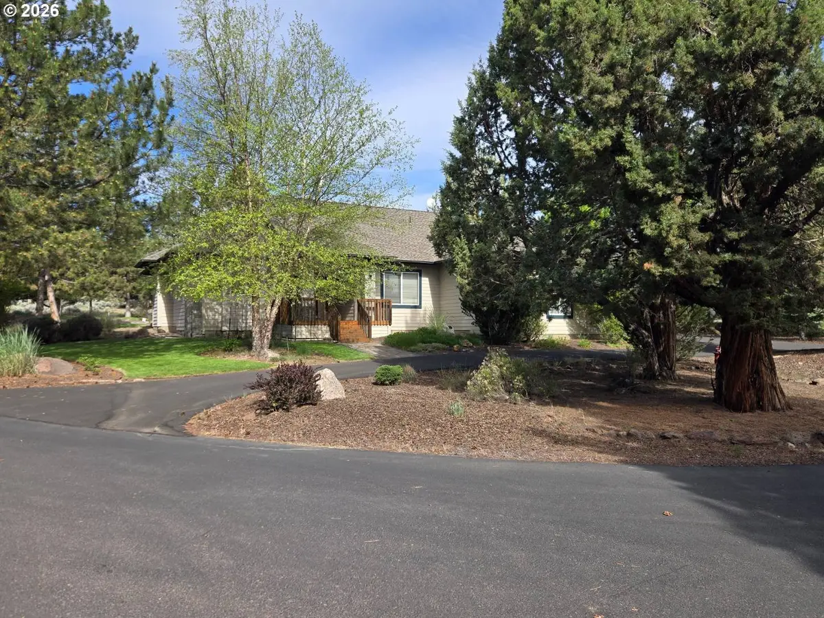 2261 Condor Dr, Redmond, OR 97756 - #1
