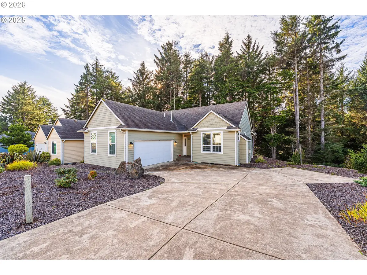 4161 SE Inlet Ave, Lincoln City, OR 97367 - Image #1