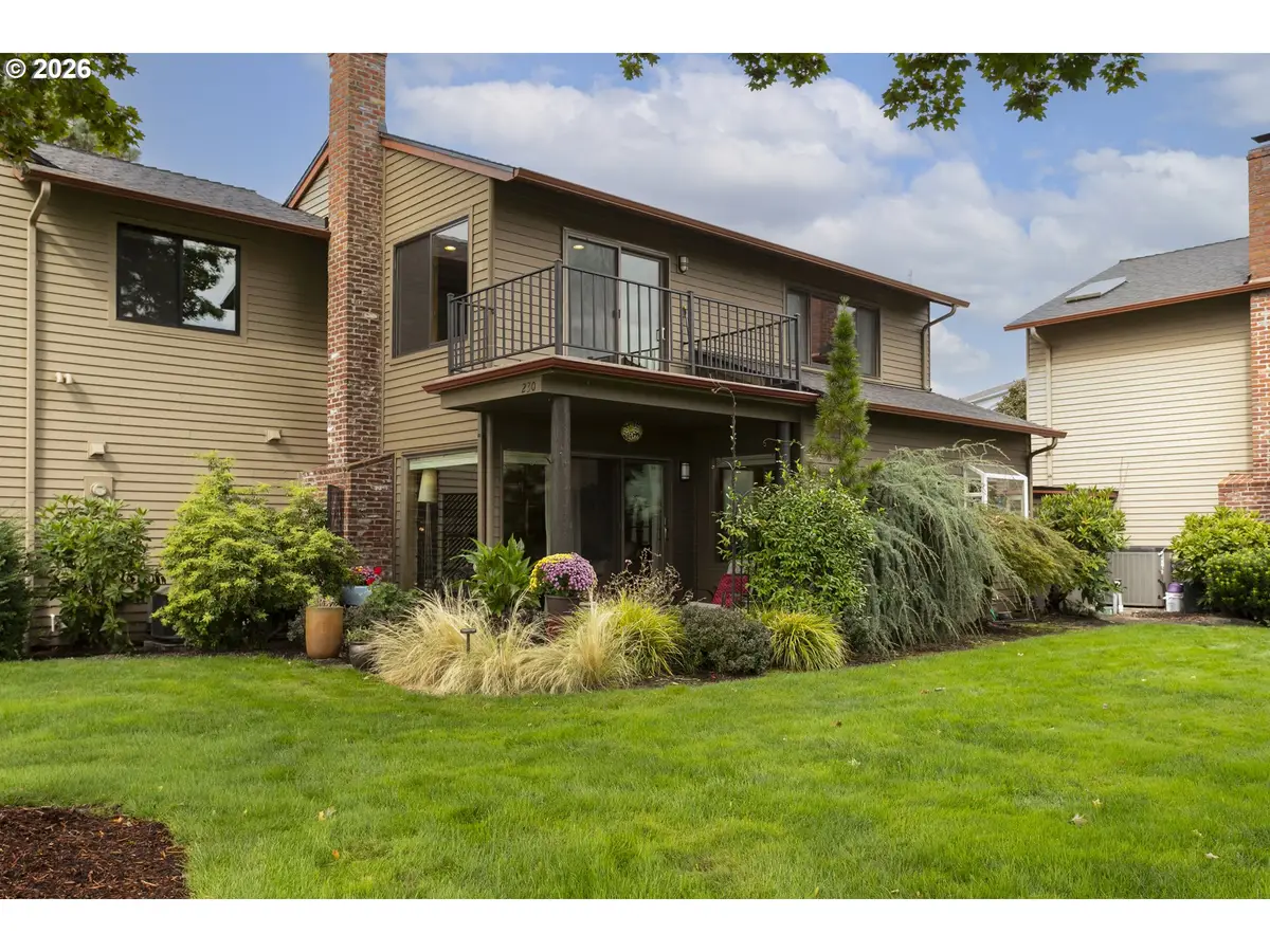 230 N Hayden Bay Dr, Portland, OR 97217 - #1