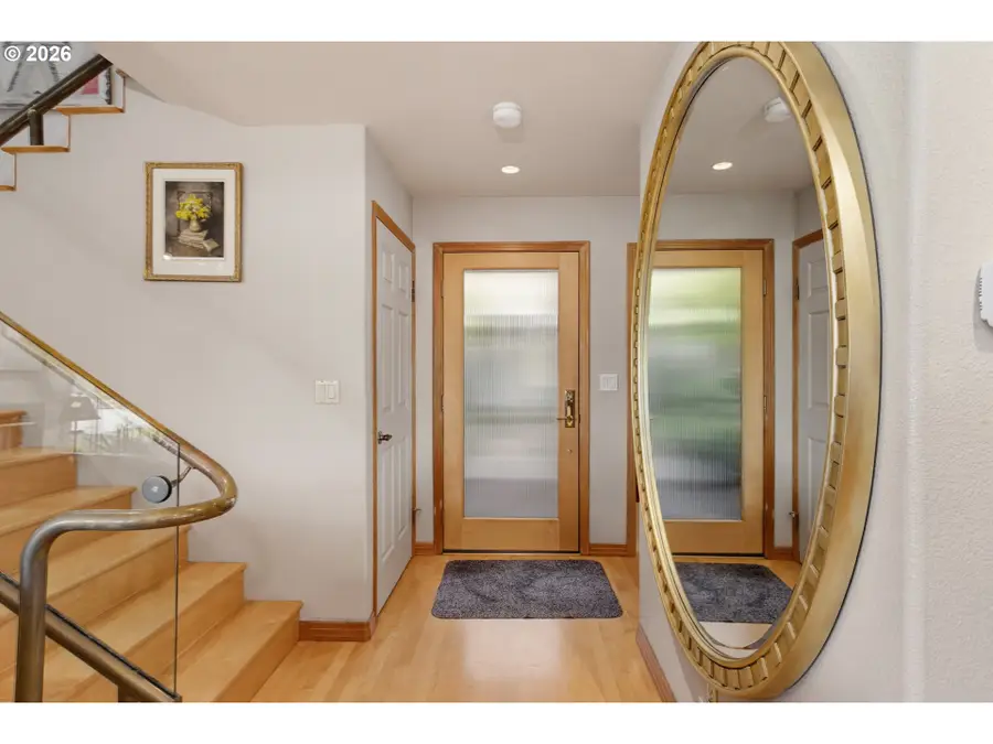 230 N Hayden Bay Dr, Portland, OR 97217 - #3