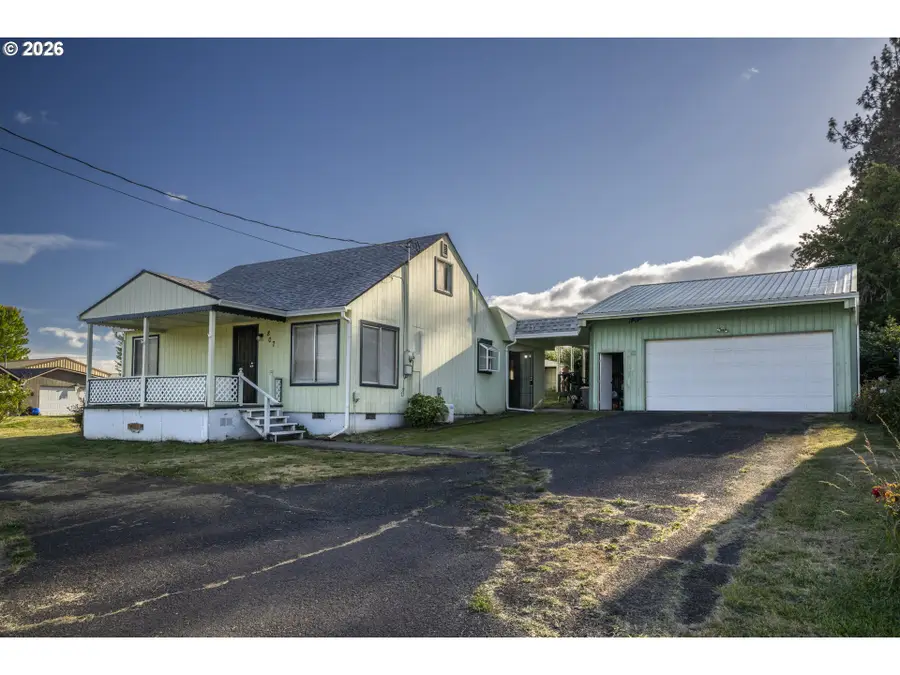 807 Cedar St, Yoncalla, OR 97499 - #2