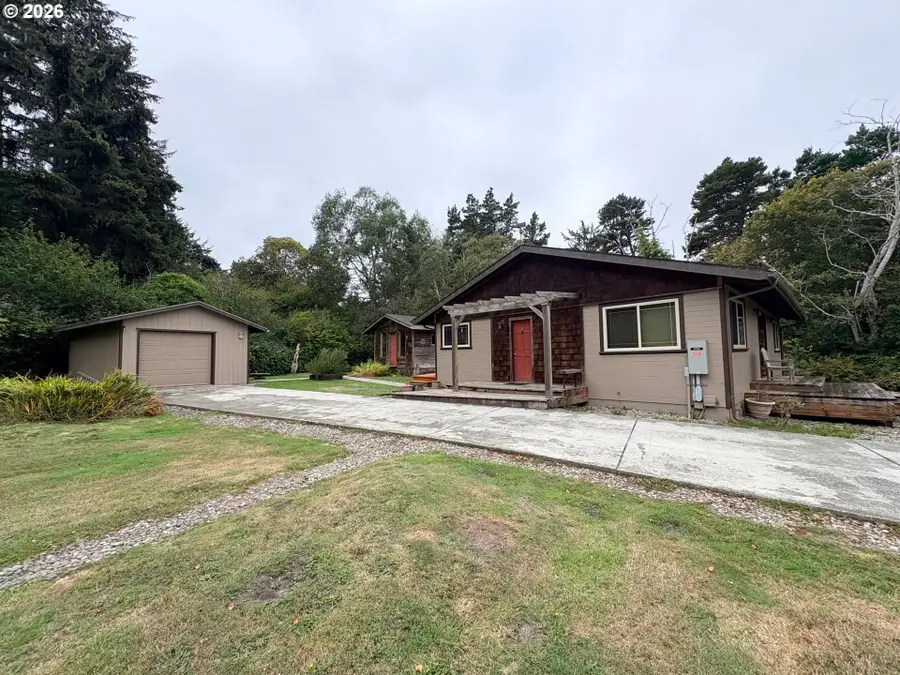 87682 Bill Creek Ln, Bandon, OR 97411 - #2
