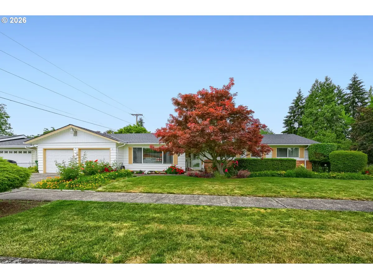 2565 Dover Dr, Eugene, OR 97404 - #1