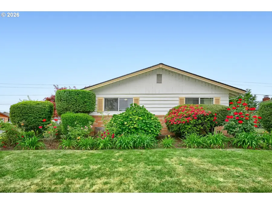 2565 Dover Dr, Eugene, OR 97404 - #3