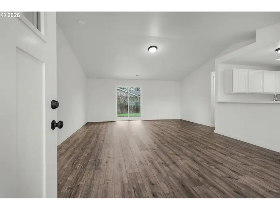 87667 Oak Island Dr, Veneta, OR 97487 - Image #2