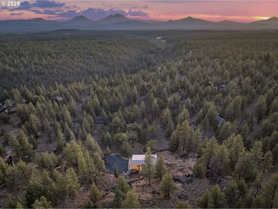 16966 Canyon Crest Dr, Sisters, OR 97759 - Image #2