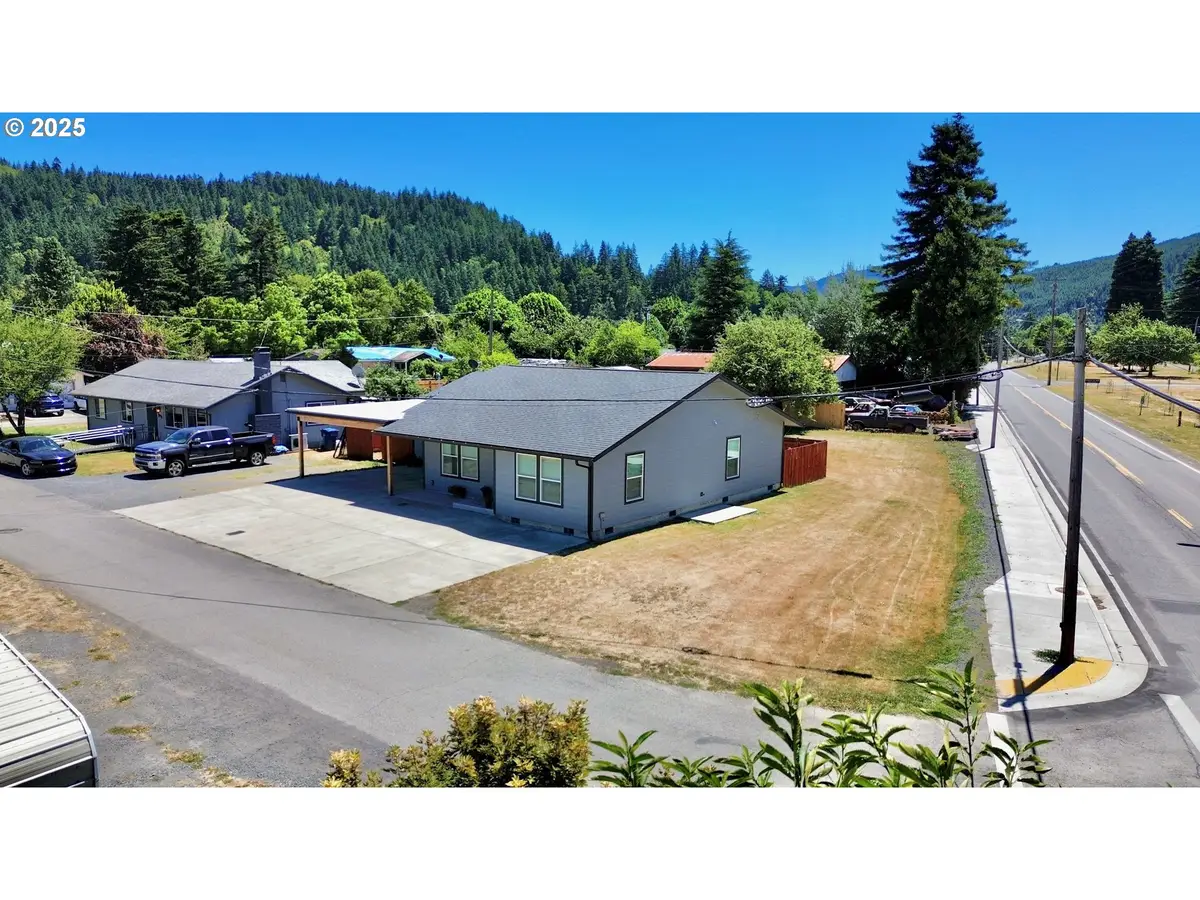 110 E Birch St, Powers, OR 97466 - Image #1