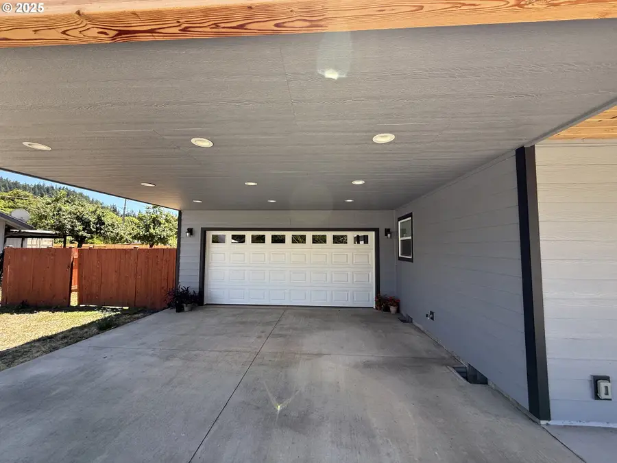 110 E Birch St, Powers, OR 97466 - Image #3