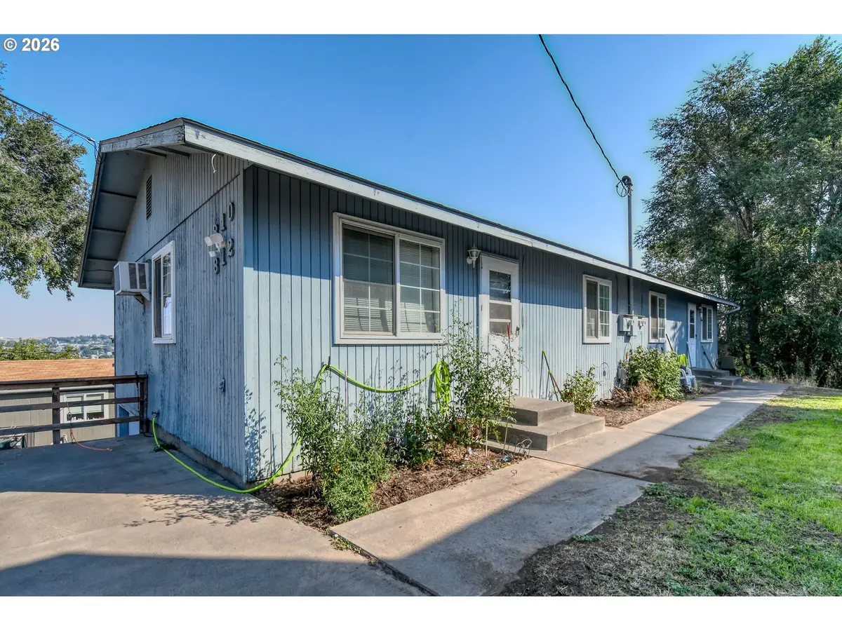 810 SW 10th St, Pendleton, OR 97801 - #1
