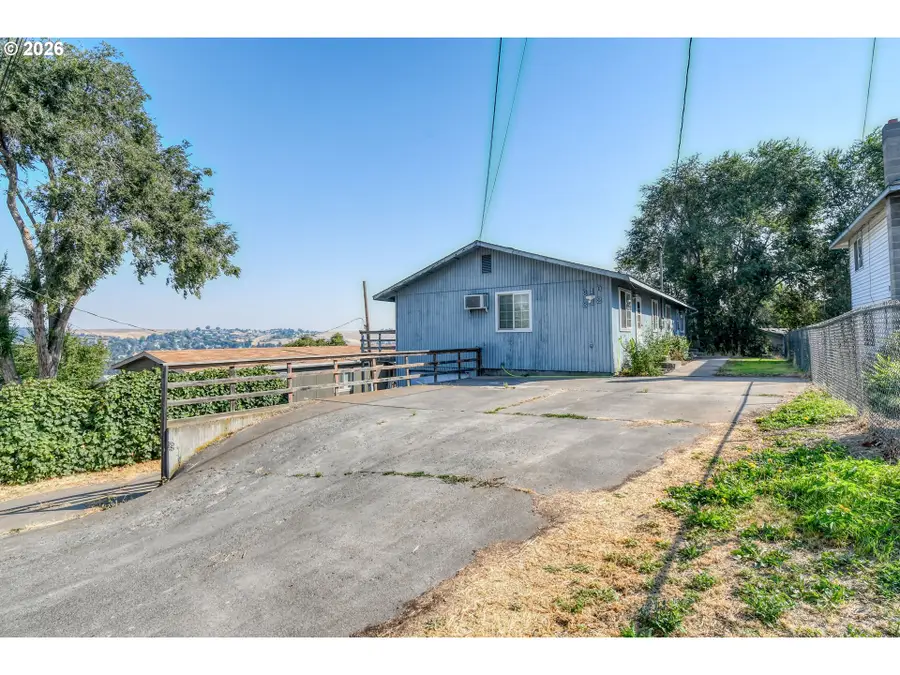 810 SW 10th St, Pendleton, OR 97801 - #3