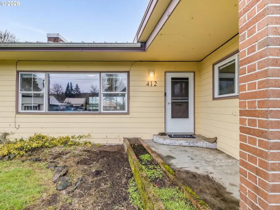 412 SE Grant St, Sheridan, OR 97378 - #3