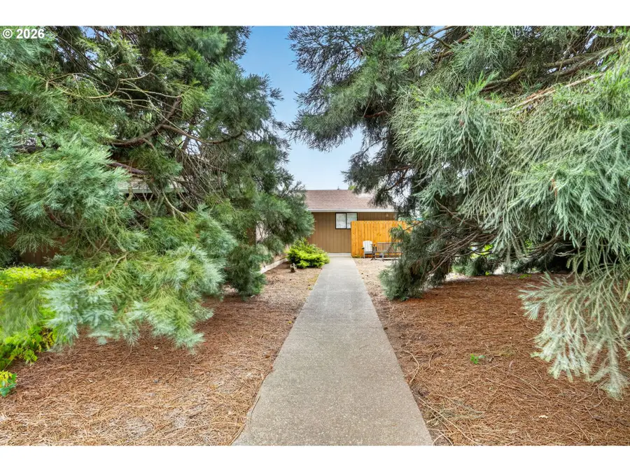 533 SW 13th Ave, Canby, OR 97013 - #3