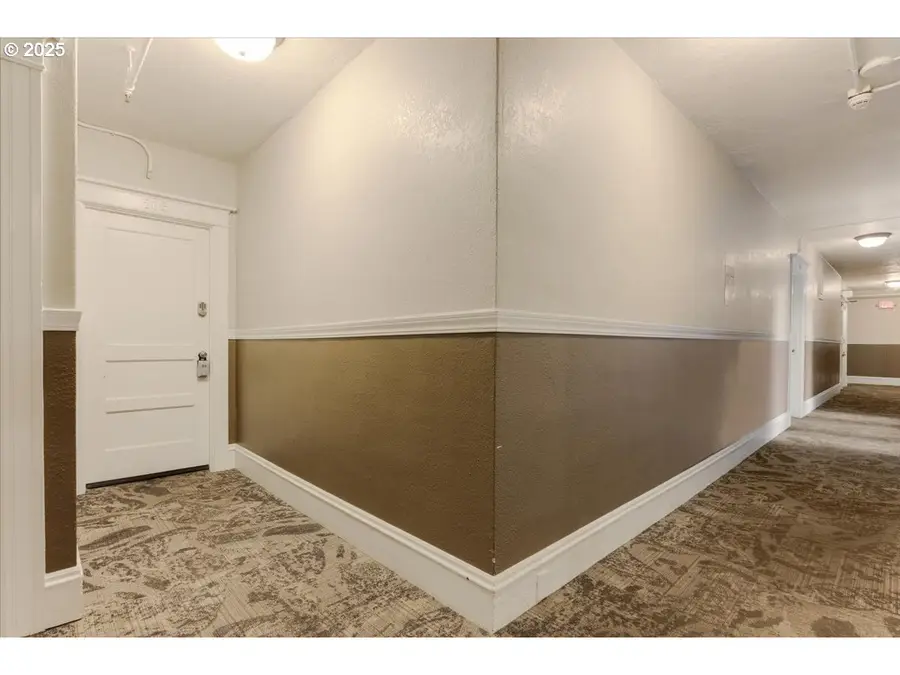 2109 NW Irving St, Portland, OR 97210 - #3