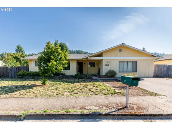 47711 Commercial St, Oakridge, OR 97463