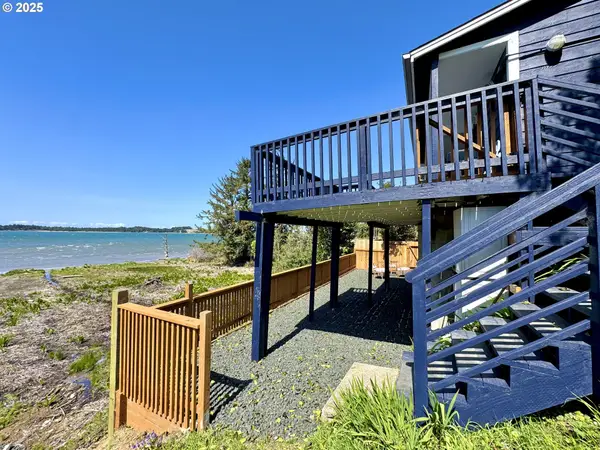 842 S Empire Blvd, CoosBay, OR 97420