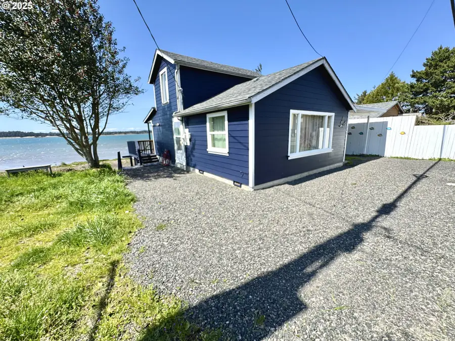842 S Empire Blvd, Coos Bay, OR 97420 - Image #3