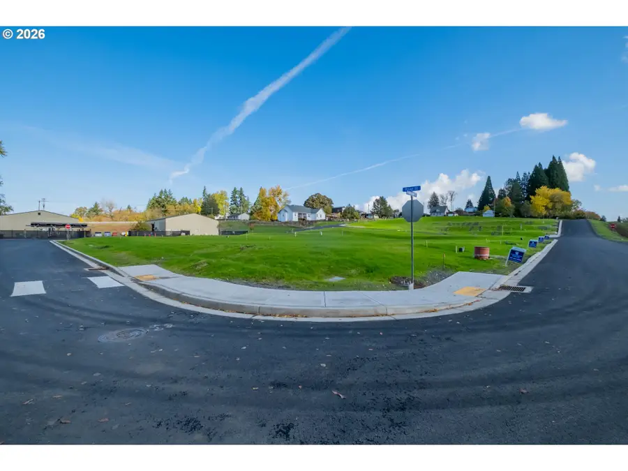 1 W Grant St #1, Carlton, OR 97111 - #2