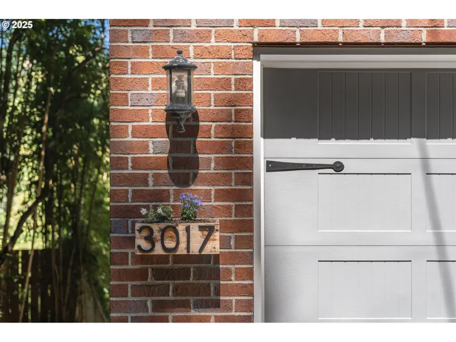 3017 SW Fairview Blvd, Portland, OR 97205 - Image #2