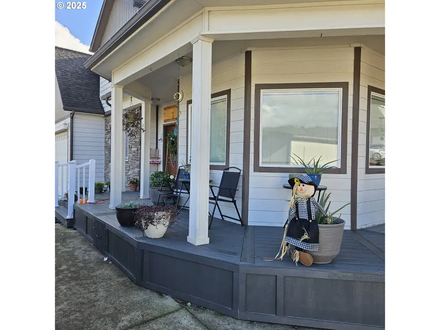 860 NE Ventura St, Roseburg, OR 97470 - #3