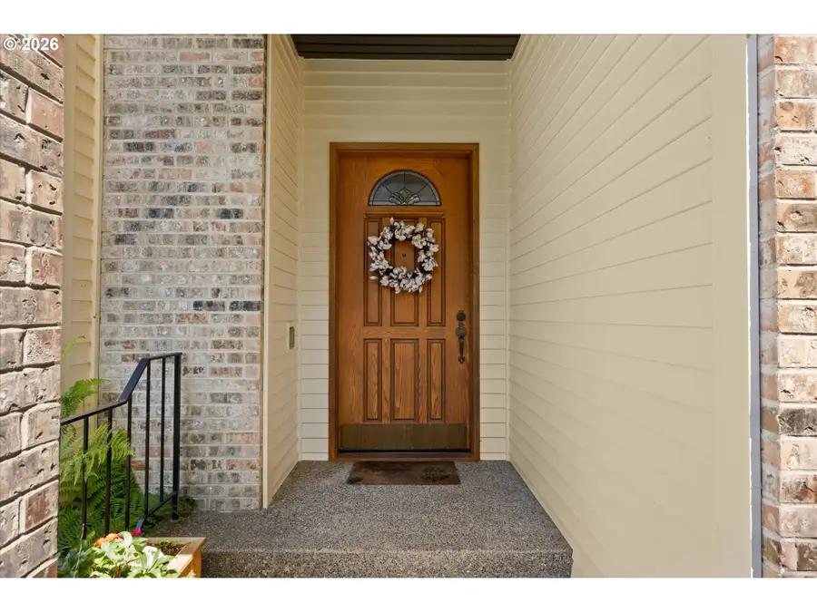 1700 Village Park Ln, Lake Oswego, OR 97034 - #3