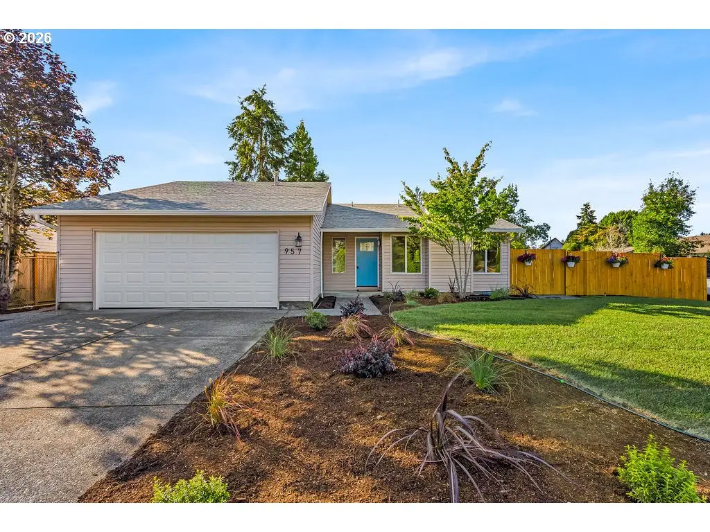 957 NE Kathryn St, Hillsboro, OR 97124 - #1