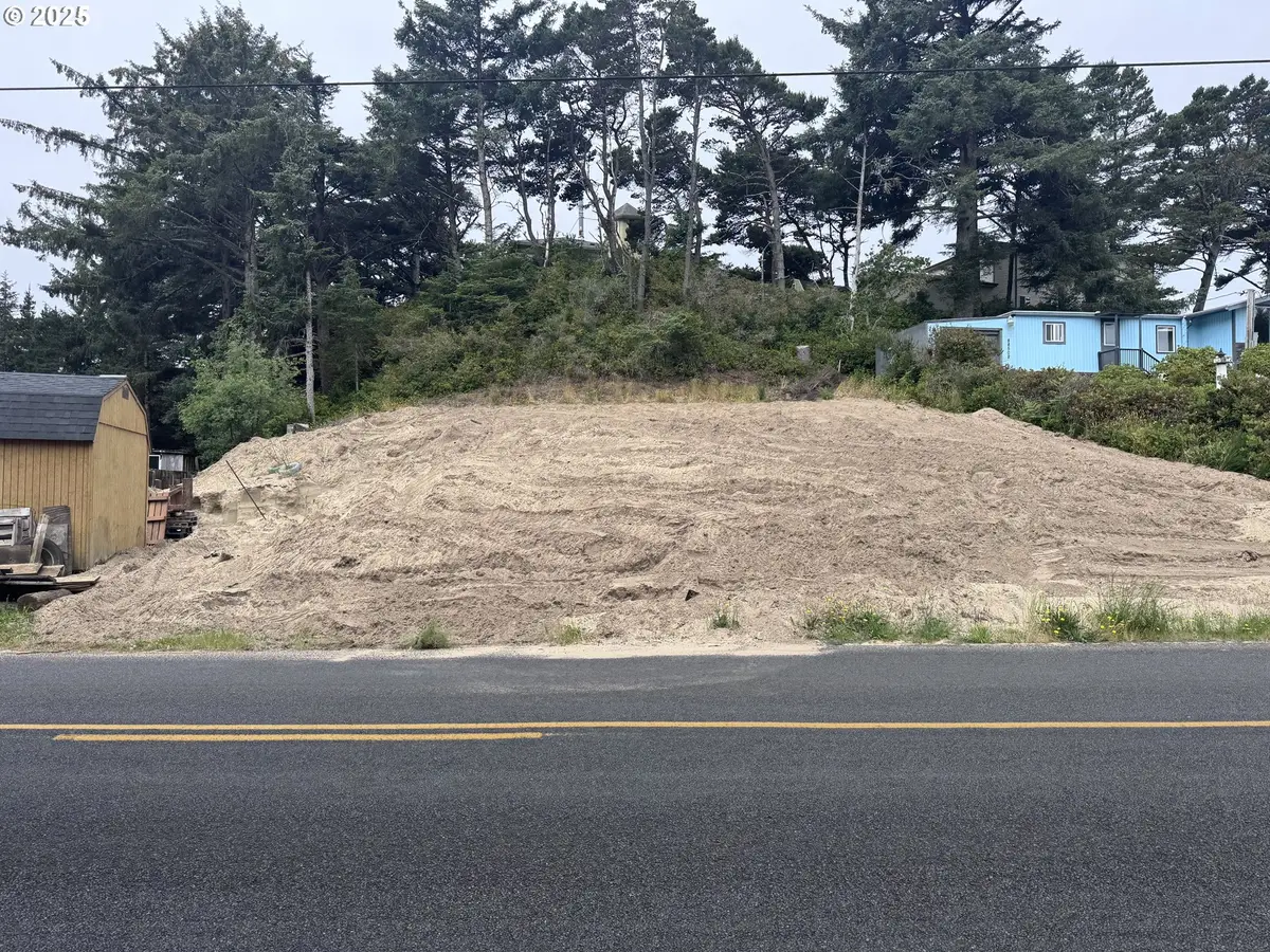 1695947 4th, Florence, OR 97439 - Image #1