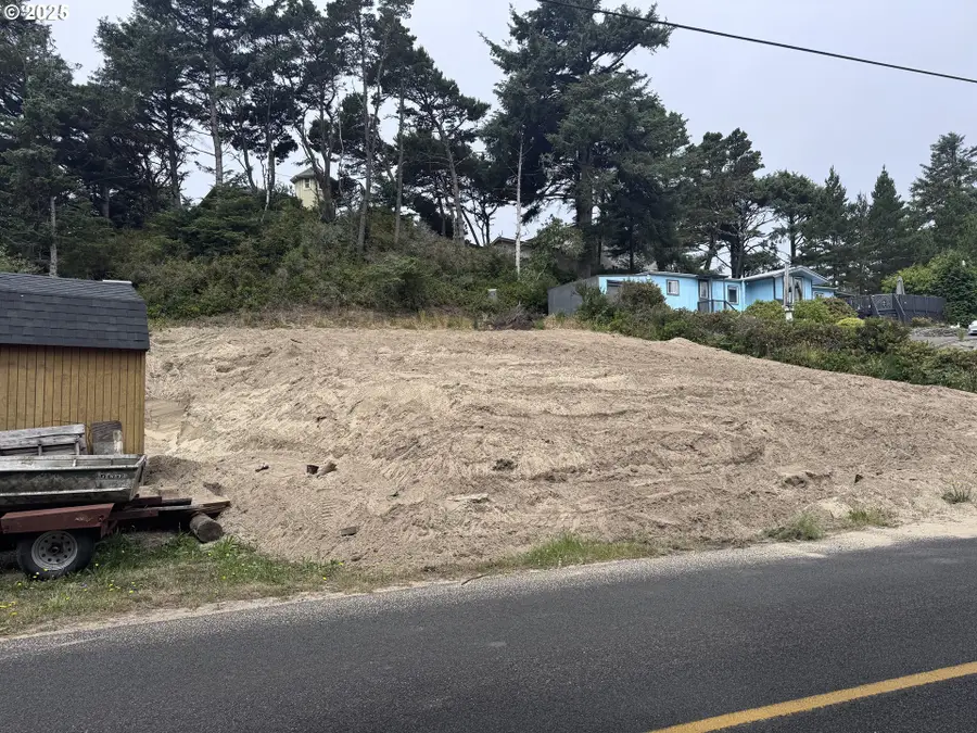 1695947 4th, Florence, OR 97439 - Image #2