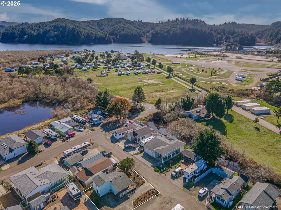 4 Creek Ln, Lakeside, OR 97449 - Image #2