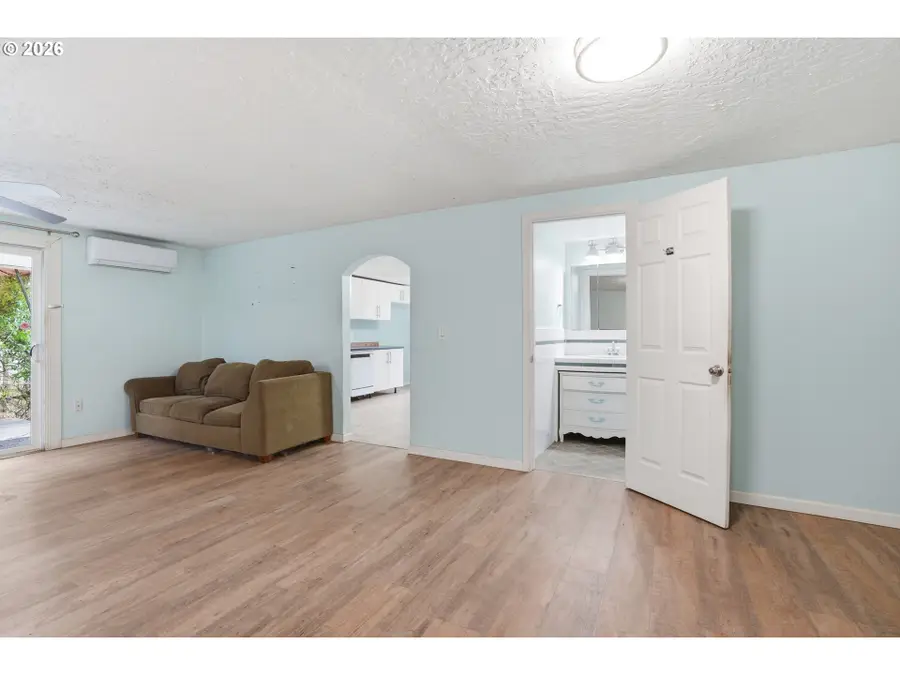 40 SE 133rd Ave #B, Portland, OR 97233 - #3