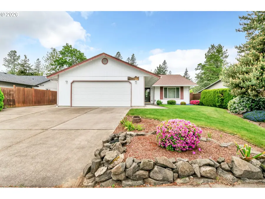 87652 Trek Dr, Veneta, OR 97487 - #3