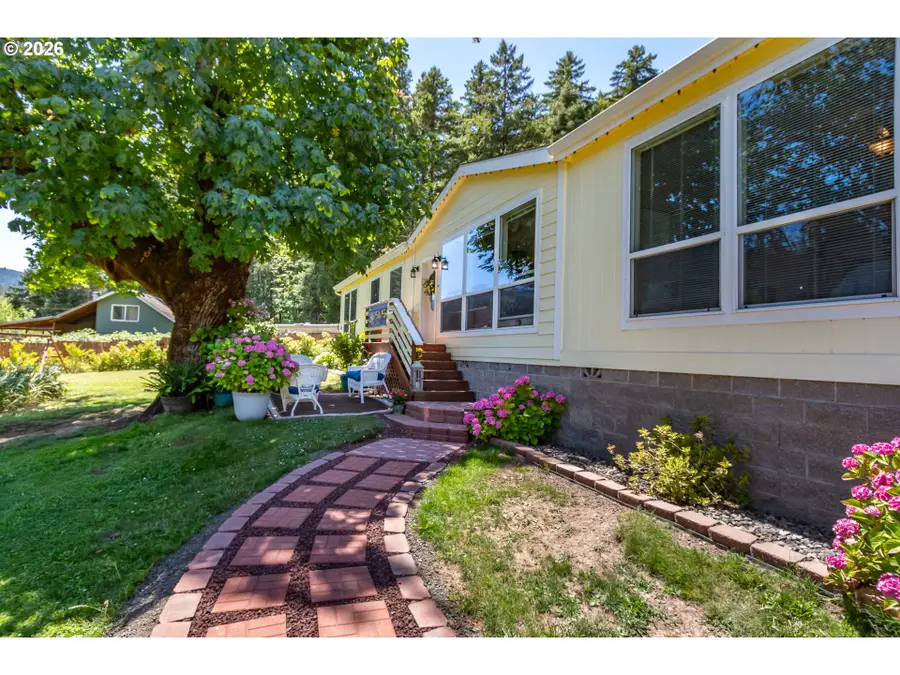 5833 Hubbard Creek Rd, Umpqua, OR 97486 - #2