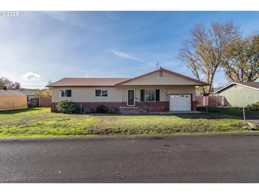 4072 Hanna St, Roseburg, OR 97471 - Image #2