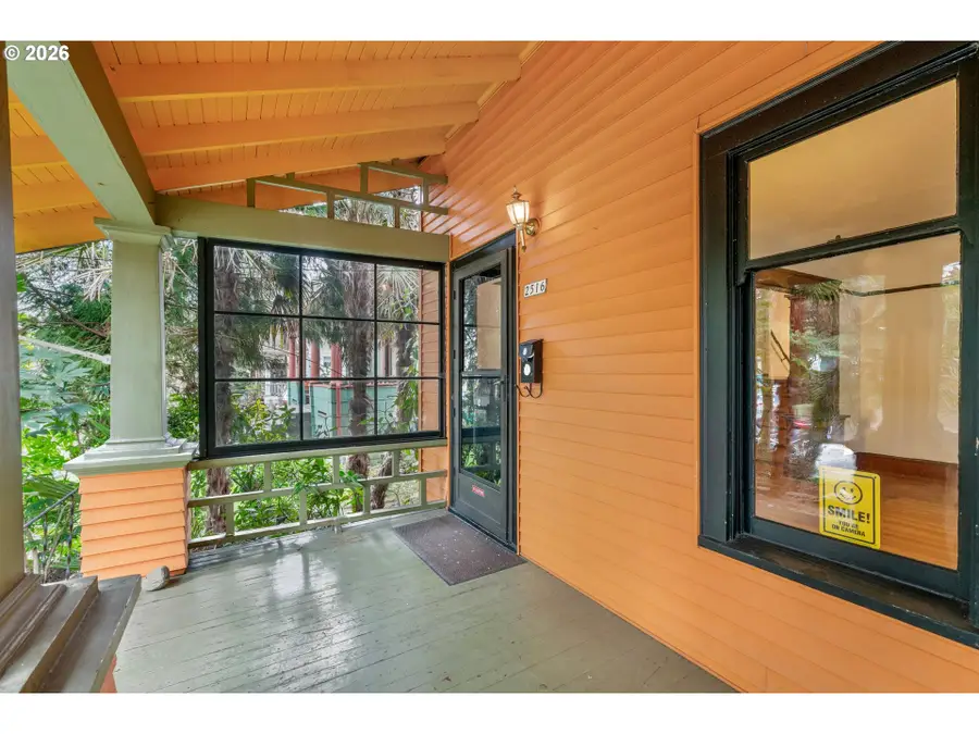 2516 NE Clackamas St, Portland, OR 97232 - Image #2