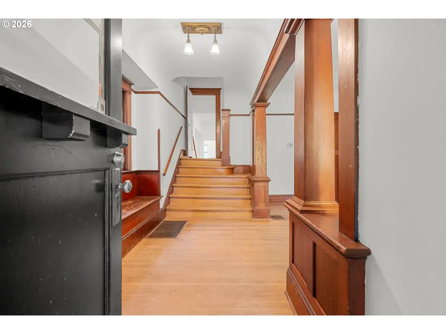 2516 NE Clackamas St, Portland, OR 97232 - Image #3