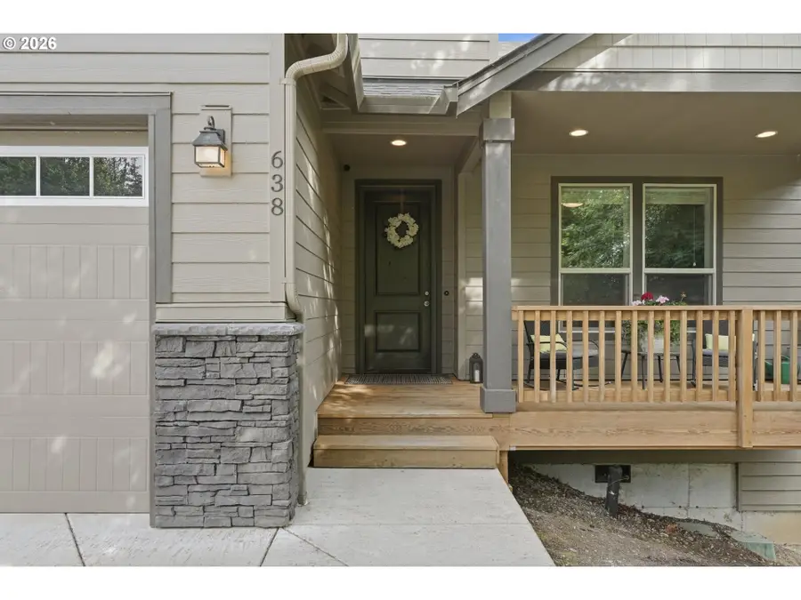 638 N 12th Ct, Ridgefield, WA 98642 - #2