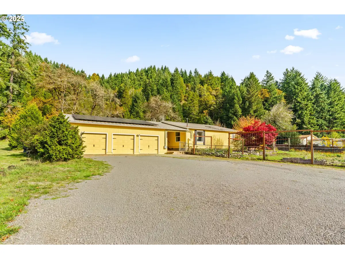 47849 W 2nd St, Oakridge, OR 97463 - Image #1