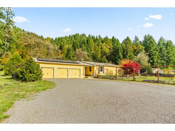 47849 W 2nd St, Oakridge, OR 97463