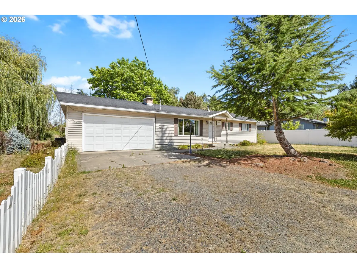 1627 Southgate Way, Redwood, OR 97527 - #1