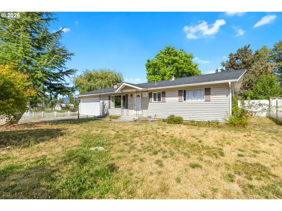 1627 Southgate Way, Redwood, OR 97527 - #2