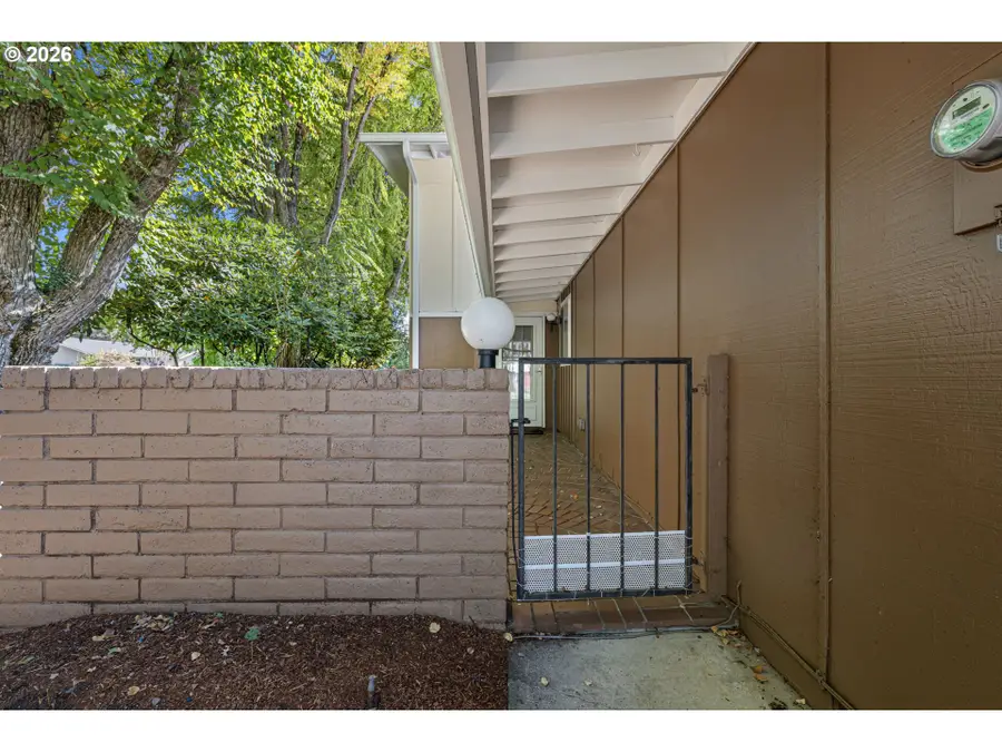 1498 Quaker St, Eugene, OR 97402 - #3
