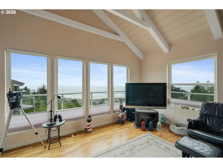 503 Kesterson Ct, Rockaway Beach, OR 97136 - #3